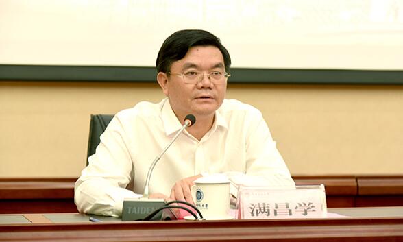 滿昌學簡歷：廣西廣播電視局局長滿昌學，曾任廣西廣播電視臺臺長、廣西科技大學黨委書記