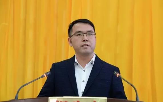 葉繼揚簡歷：河池產(chǎn)投集團總經(jīng)理葉繼揚接受審查調(diào)查，曾任河池巴馬投資集團總經(jīng)理